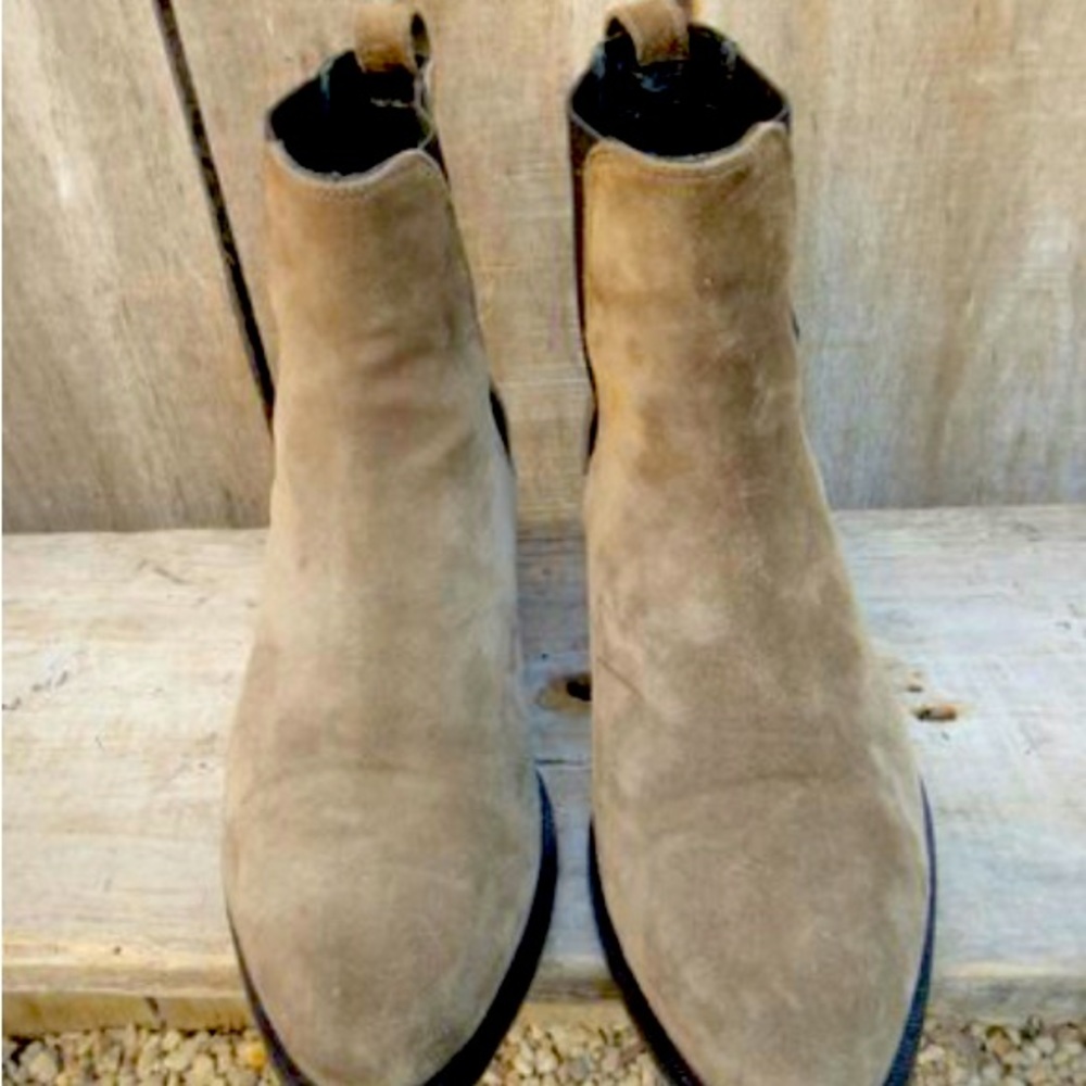 Chesea Suede Burberry ankle boots, worn once